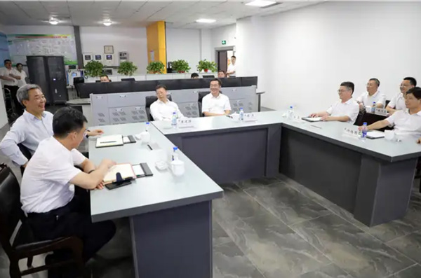 Экспертная группа CNOOC посетила CNPC Jichai Power Company Limited для проведения исследований и исследований CNOOC Expert Group visited CNPC Jichai Power Company Limited for Investigation and Research